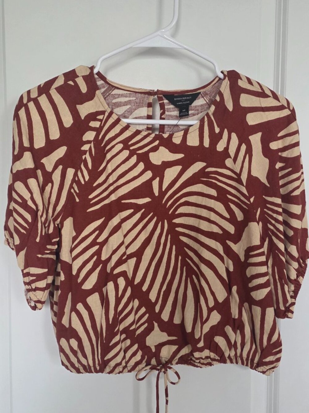 Banana Republic Cropped Linen Blend Short Sleeve Top - Size Med (New with Tags)